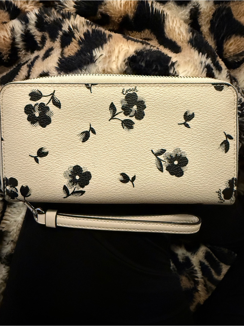 Coach Cream and Black Floral Zip-Around Wristlet - Picture 2 of 3